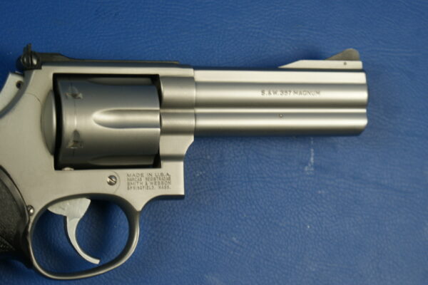 L523_Smith_&_Wesson_686_.357Mag